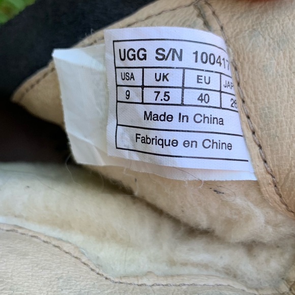 UGG Neevah Boots - Picture 3 of 6